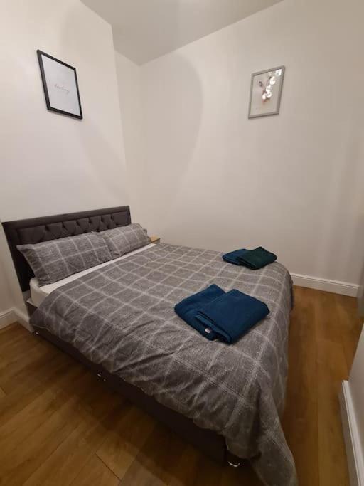 Luxury One Bedroom Flat London Eksteriør billede